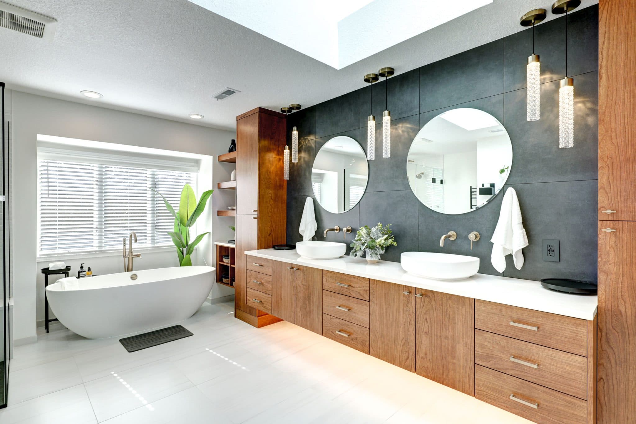 Modern Style Primary Bath