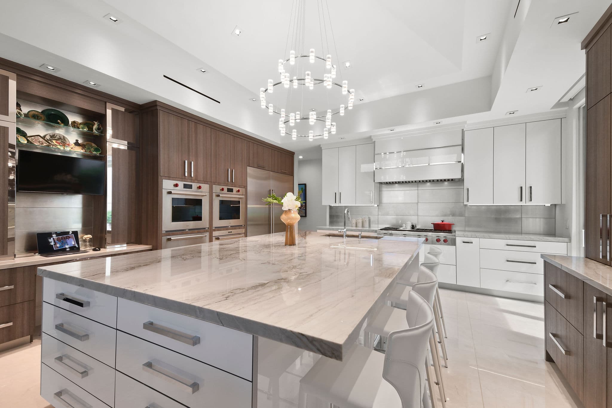 Polished Contemporary Kitchen